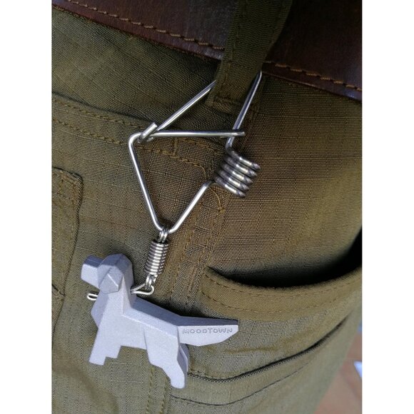 Handcrafted Stainless Steel Dog Keychain Gift Car Keyring Car Rear View Mirror - Picture 4 of 9